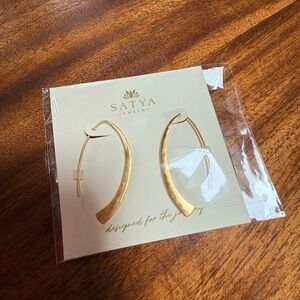 Satya Jewelry Hammered Gold Curved Drop Hoop Earrings